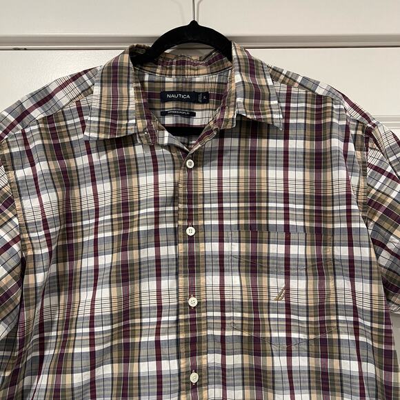 Nautica Men's‎ Short Sleeve Button Down Sanded Poplin Red Blue Green Plaid Sz XL - Picture 2 of 5